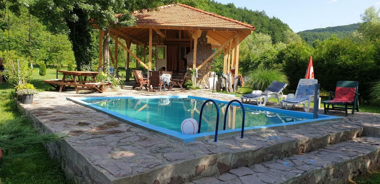 Hotel Auto Kamp Lav Kulen Vakuf Exterior foto